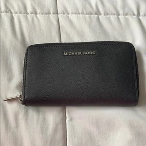 Micheal kors wallet